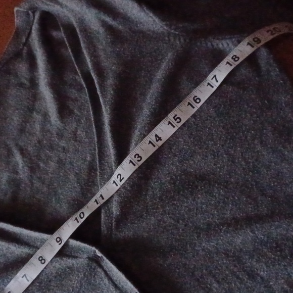 🌺Cache Gray Women's Sweater with Sequin Accents - Picture 5 of 8